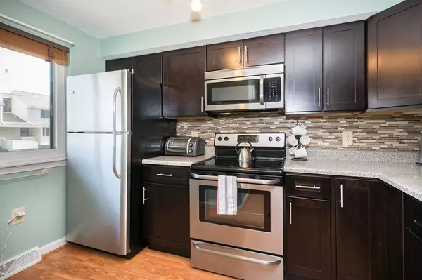 Weymouth, MA 02189,907 Pleasant St #21