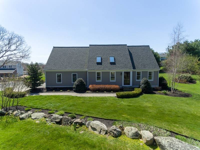 6 Valley Dr, Dartmouth, MA 02748