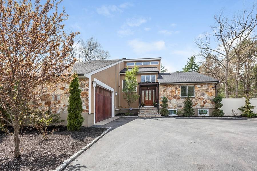 5 Coach Lane, Westwood, MA 02090