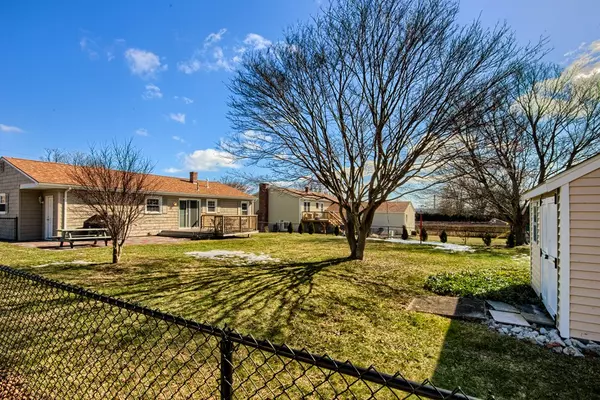 Somerset, MA 02725,137 Wellesley