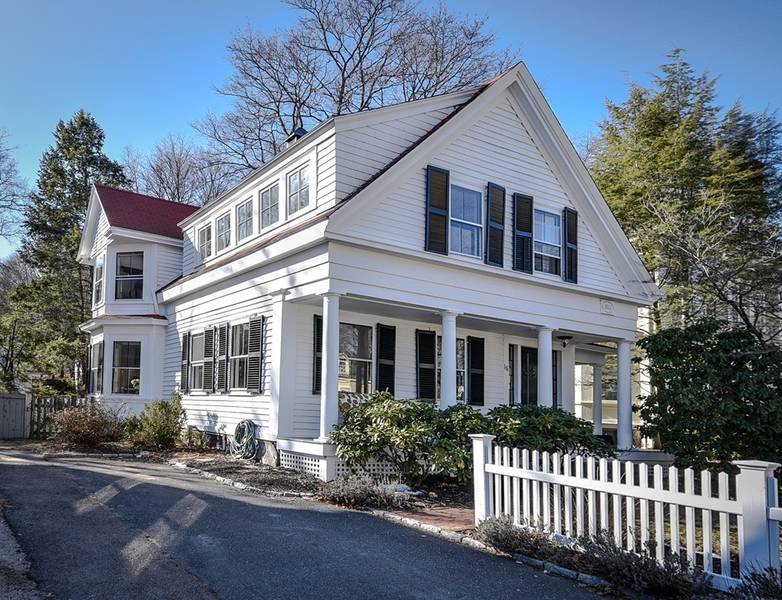 16 Weston Rd, Wellesley, MA 02482