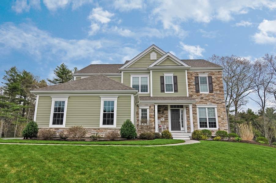 88 Farrington Ave, Wrentham, MA 02093