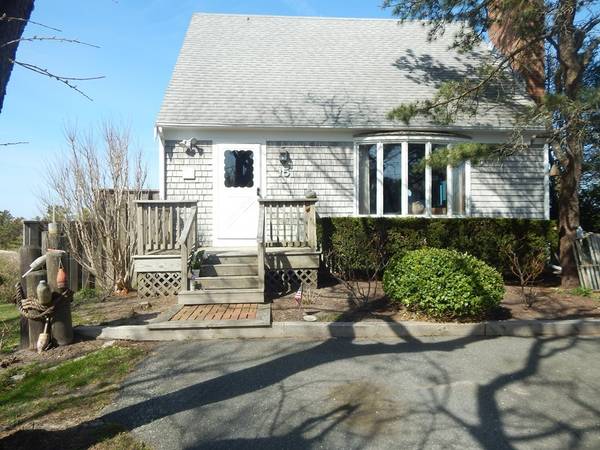 15 Captain Greaves Rd, Sandwich, MA 02537