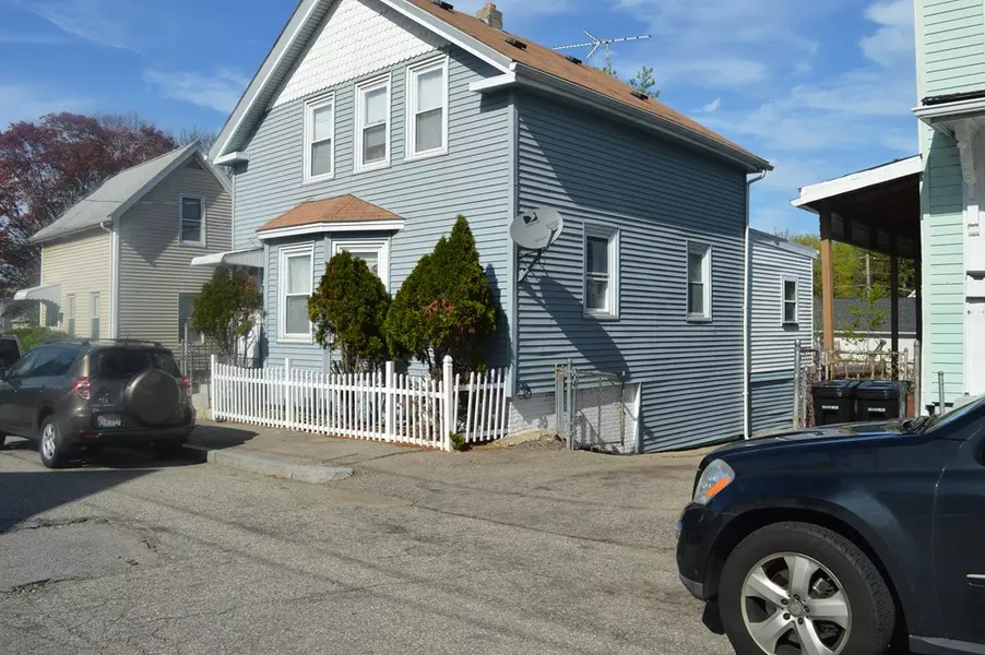 12 Skinner St, Brockton, MA 02302