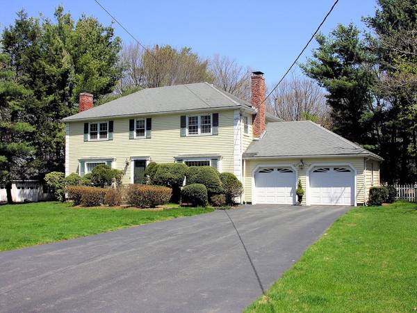 4 Lantern Rd, Framingham, MA 01702