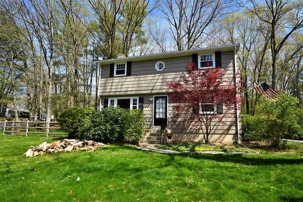 21 Janie Ave., Franklin, MA 02038