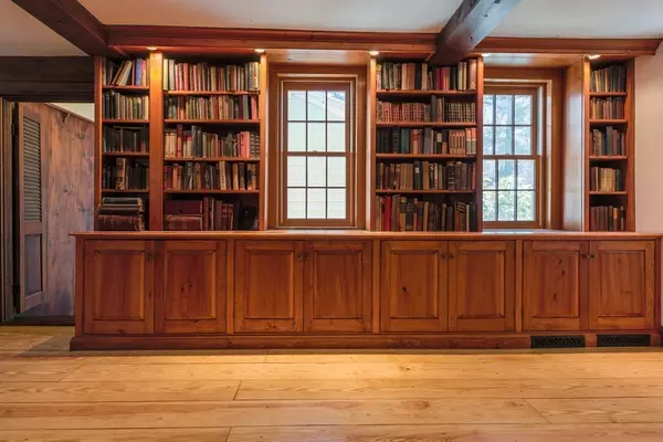 Granby, MA 01033,86 Amherst St