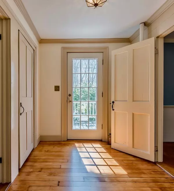 Granby, MA 01033,86 Amherst St