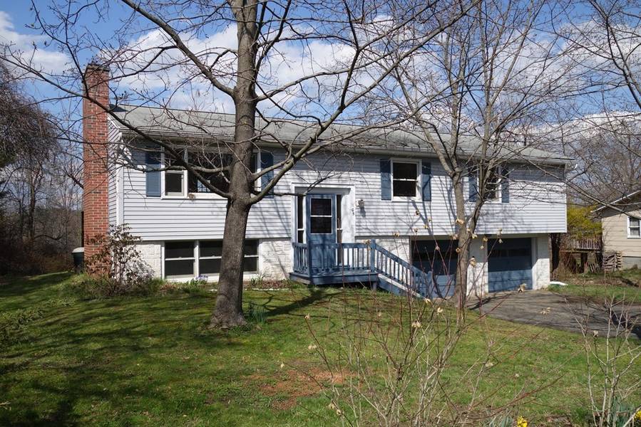 105 Glendale Rd, Amherst, MA 01002