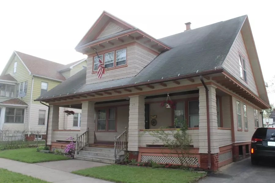 25 Hastings Street, Springfield, MA 01104