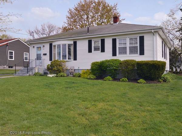 300 Chatterton Ave, Somerset, MA 02726