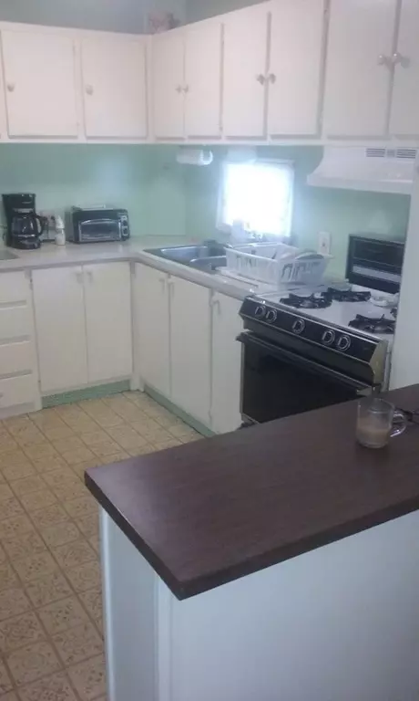 Peabody, MA 01960,286 Newbury #16