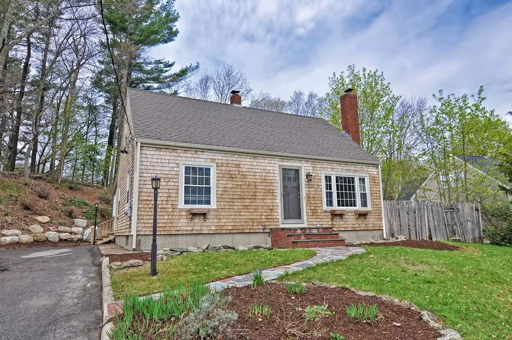 Raynham, MA 02767,38 Oak Street