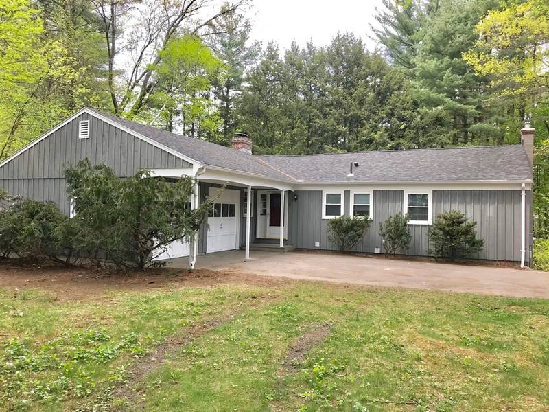 11 Frost Ln, Hadley, MA 01035