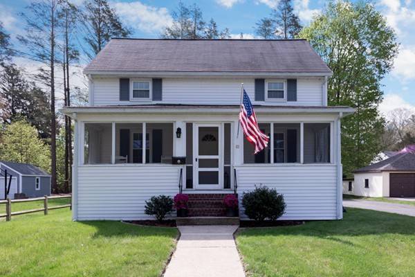 63 Rhoades Ave, Walpole, MA 02032