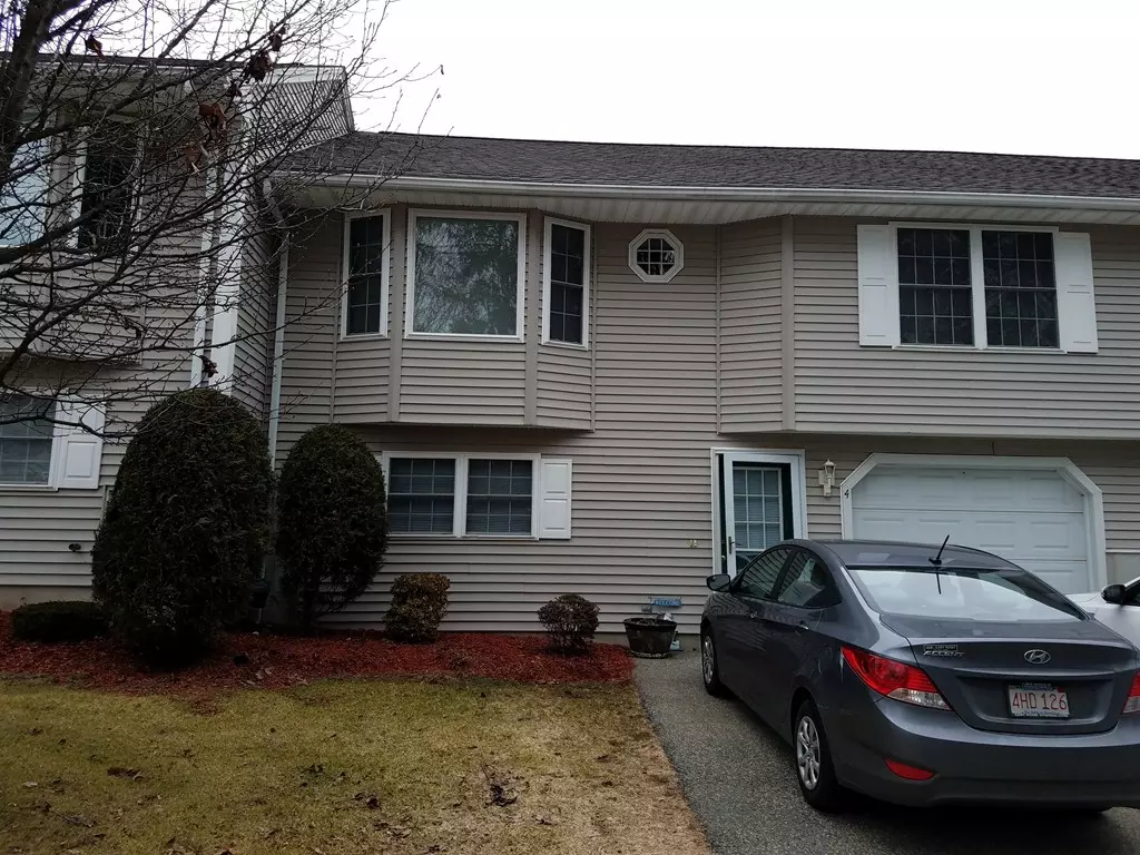 Chicopee, MA 01020,585 Sheridan #4