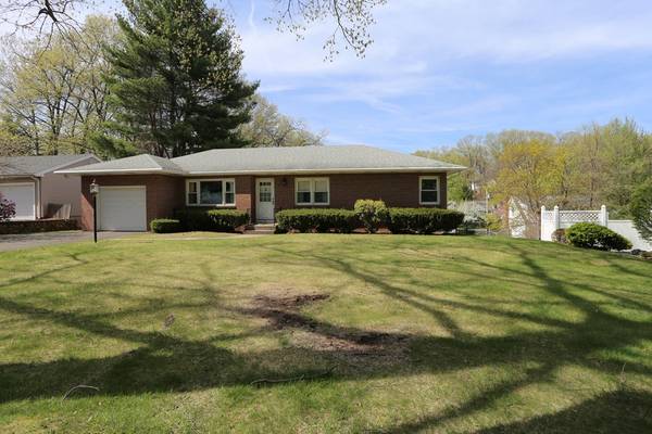 72 E Gooseberry Rd, West Springfield, MA 01089