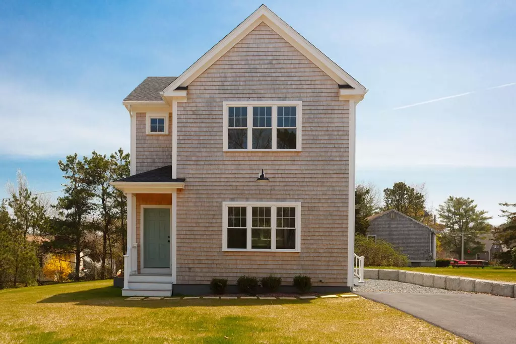 Falmouth, MA 02536,471 A Old Barnstable Road #A