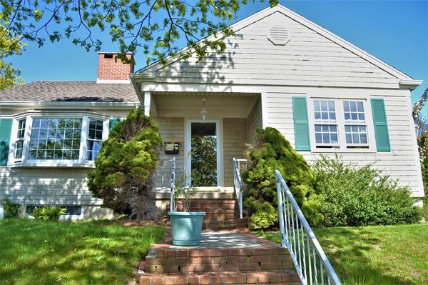 30 Nautilus St, New Bedford, MA 02744