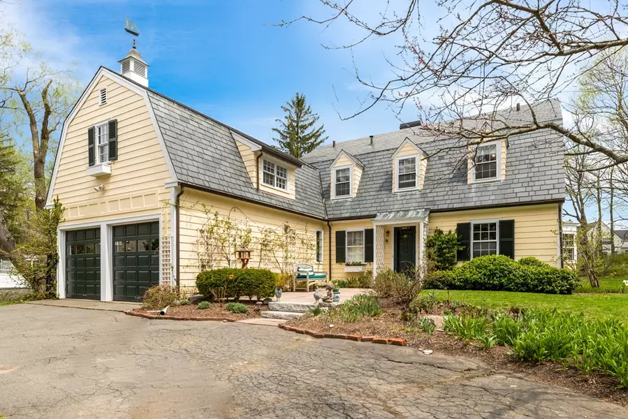 2 Mill Pond, Marblehead, MA 01945