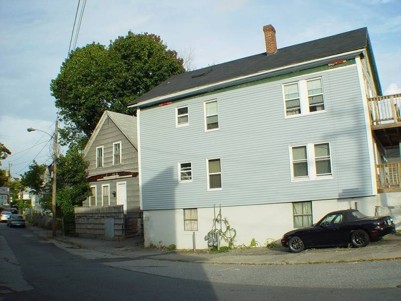 39 Lake St, Webster, MA 01570