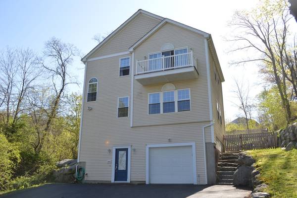 3805 N Main St, Fall River, MA 02720