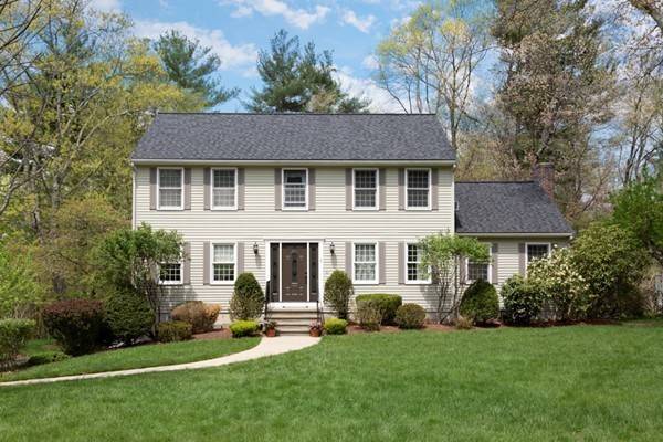 5 Evergreen Dr, Franklin, MA 02038