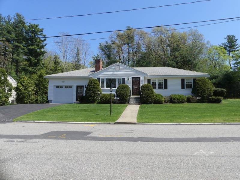 7 Marion Ave, Andover, MA 01810