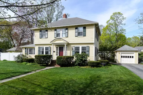 323 Nehoiden St, Needham, MA 02492