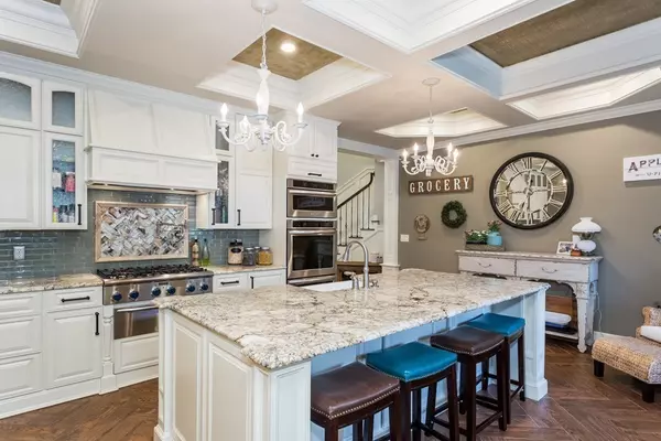 Wilbraham, MA 01095,9 Falcon Heights