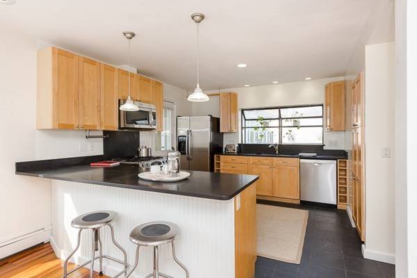 Cambridge, MA 02138,6 Standish Street #2