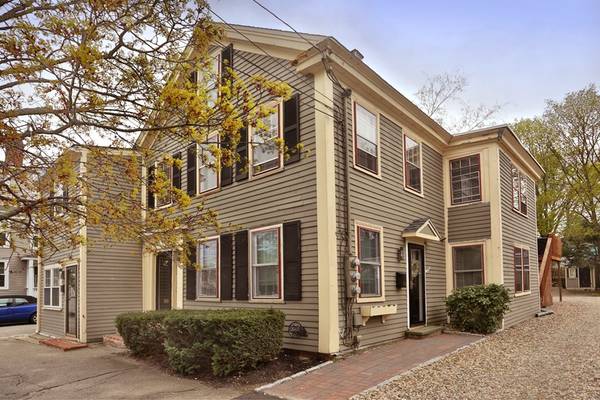 211 Merrimac St #3, Newburyport, MA 01950