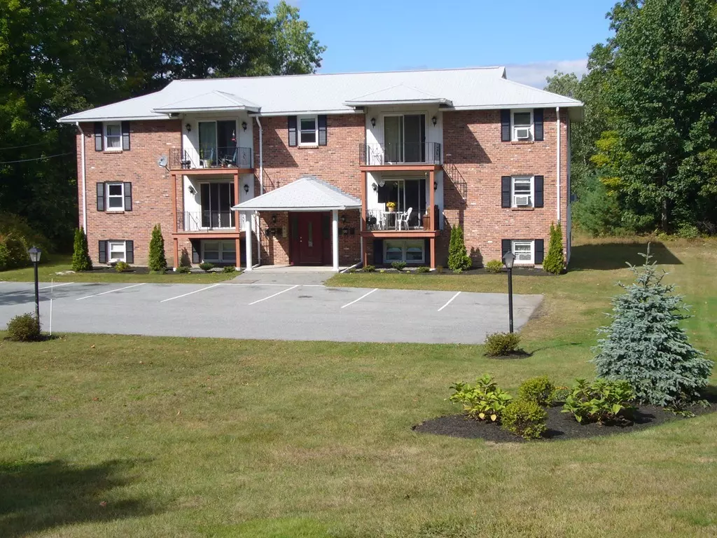 Grafton, MA 01560,50 Elmwood #1