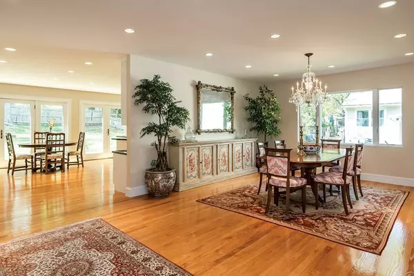 Newton, MA 02467,27 Scotney Rd