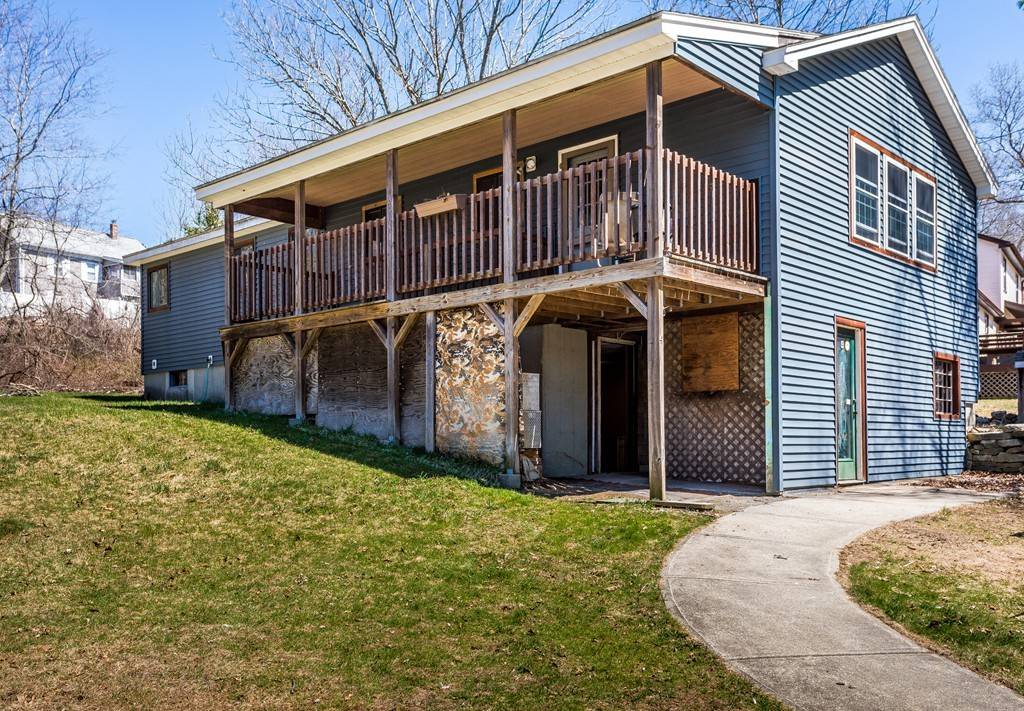 4 Browns Brook Rd, Webster, MA 01570