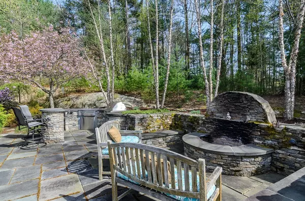 Mansfield, MA 02048,27 Ridgeview Lane