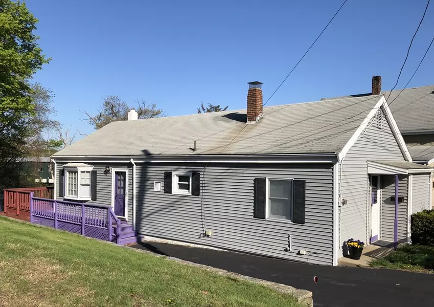 9 Springfield St, Gloucester, MA 01930