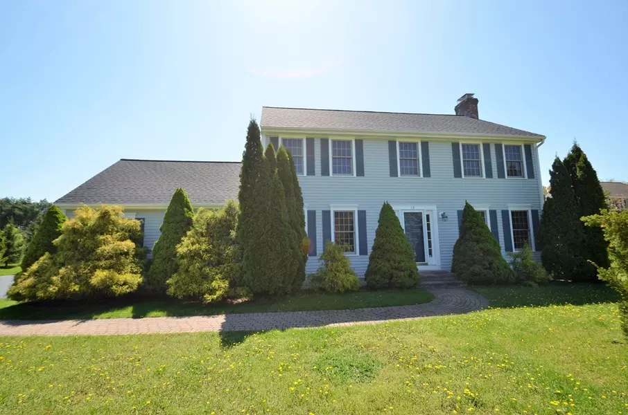 18 Colburn Ln, Littleton, MA 01460