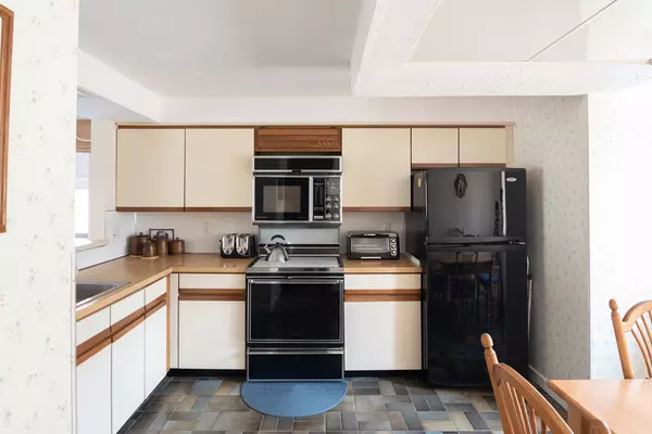 Weymouth, MA 02189,1004 Pleasant Street #13