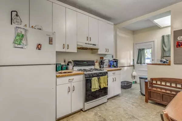 Medford, MA 02155,7 Leyden Ave
