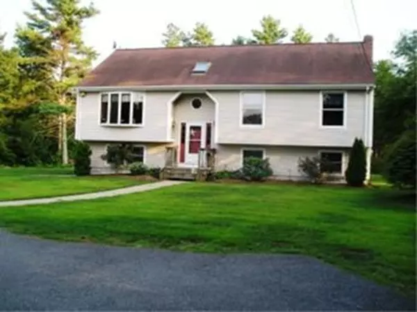 1607 Middleboro Ave, Taunton, MA 02718