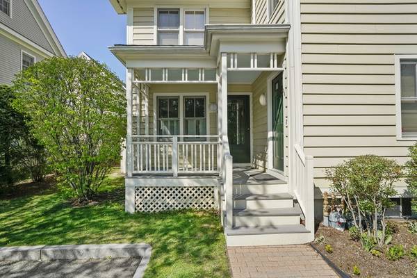 34 Russell Place #34, Arlington, MA 02476