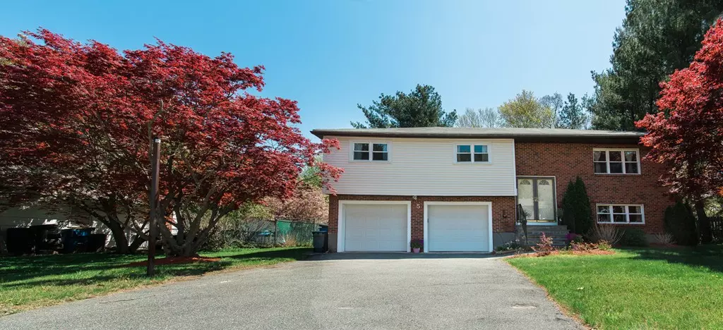 Randolph, MA 02368,5 Huckleberry Ln