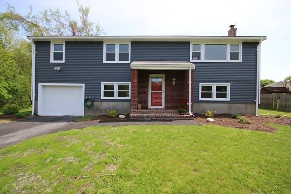 31 Forest Road, Holbrook, MA 02343