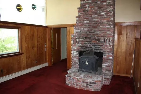 Littleton, MA 01460,24 Long Lake Road