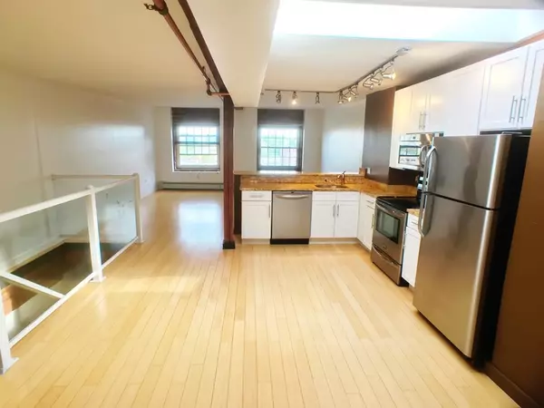 Lowell, MA 01852,240 Jackson #615