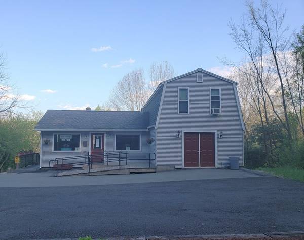 392 S Main St, Athol, MA 01331