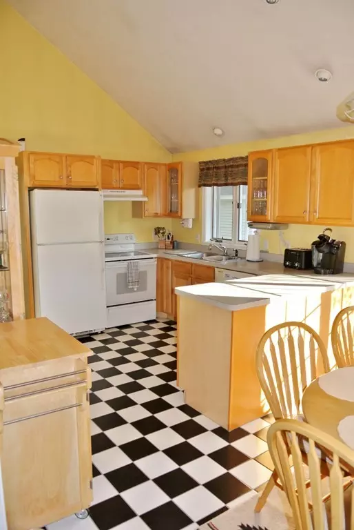 Sterling, MA 01564,106 North Row Rd