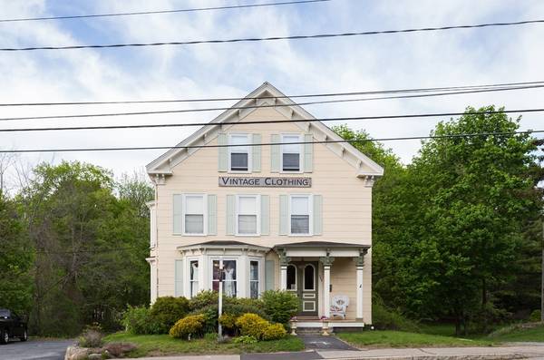 111 Main St, Upton, MA 01568