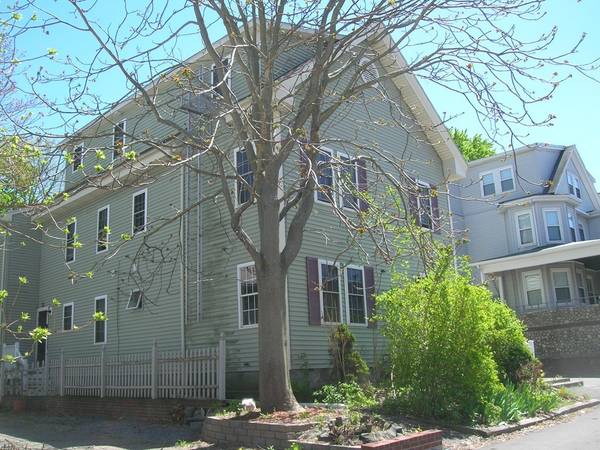 40 Winthrop St #3, Taunton, MA 02780